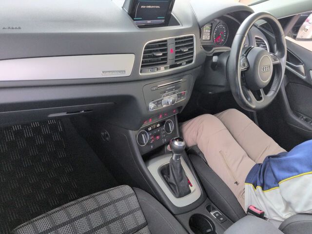 2016 Audi Q3 2.0TFSIQ180PS 4WD auction photo 3