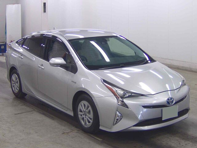 2016 Toyota Prius Sセーフティプラス Japan auction vehicle