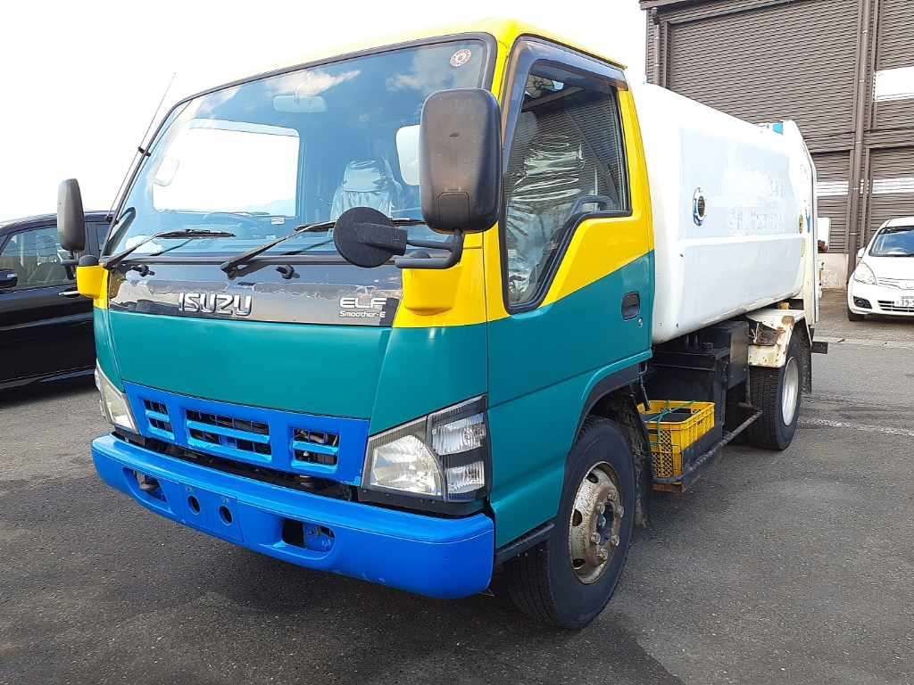 Japan Auction Vehicles 13 2006 Isuzu Elf auction photo