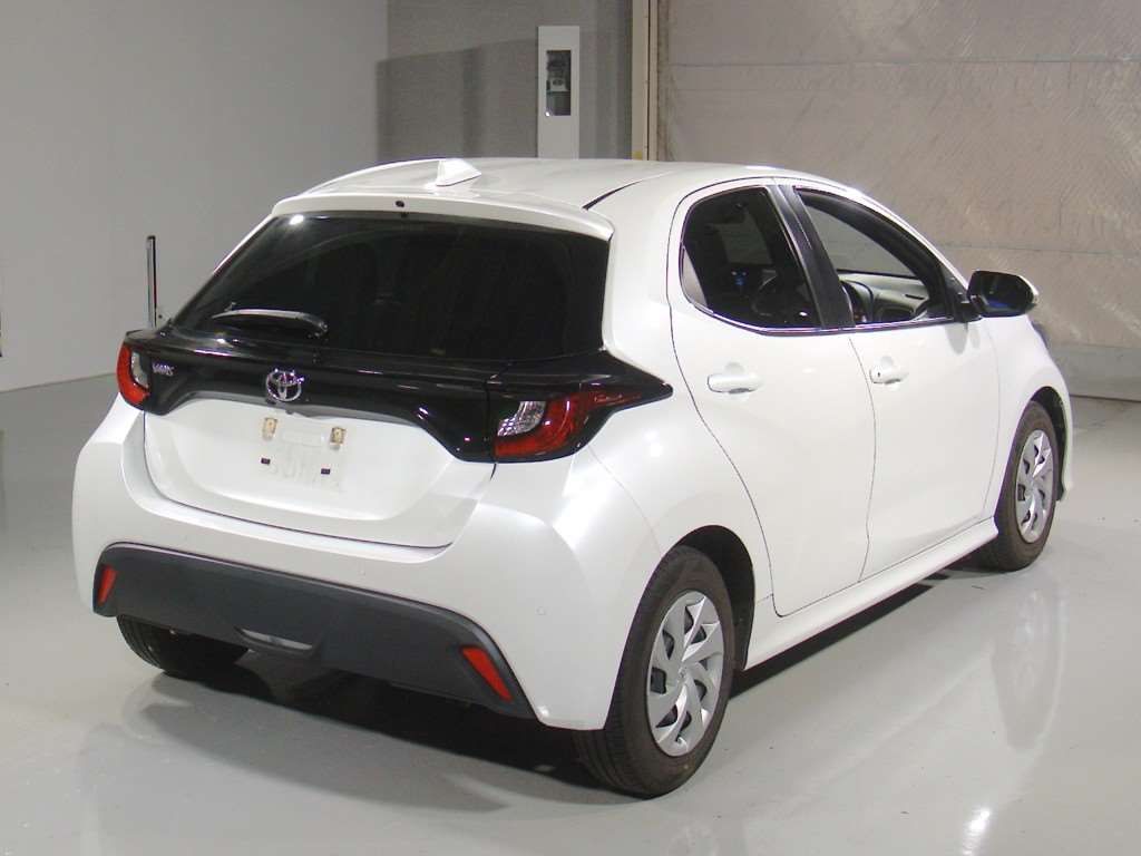 2022 Toyota Yaris X auction photo 2