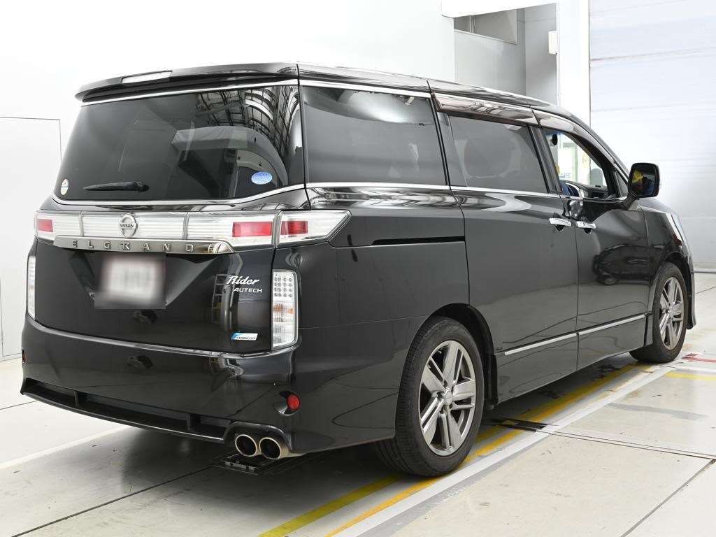 2012 Nissan Elgrand ライダー auction photo 2