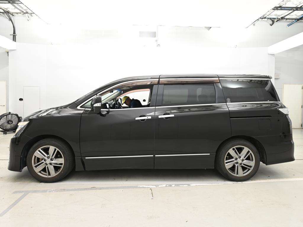 2012 Nissan Elgrand ライダー auction photo 4