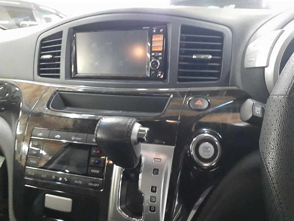 2012 Nissan Elgrand ライダー auction photo 12