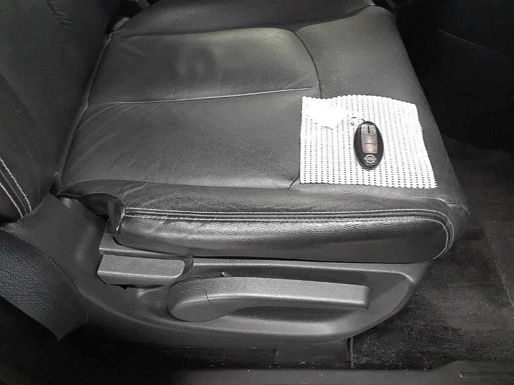 2012 Nissan Elgrand ライダー auction photo 10