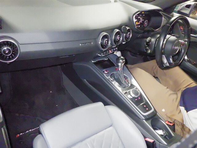 2015 Audi TTSクーペ 2.0TFSIクワトロ 4WD auction photo 3