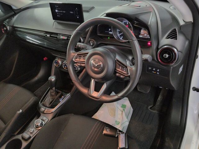 2025 Mazda 2 15 Sport auction photo 3