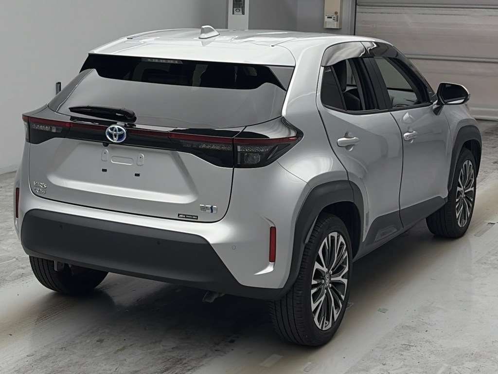 2021 Toyota Yaris Cross Hybrid Z auction photo 2