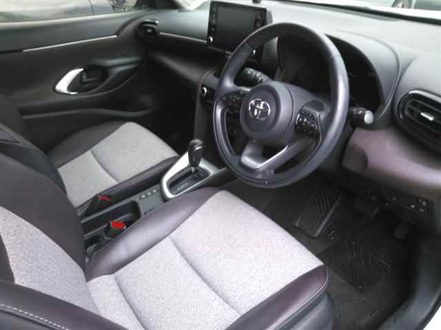 2021 Toyota Yaris Cross Hybrid Z auction photo 3