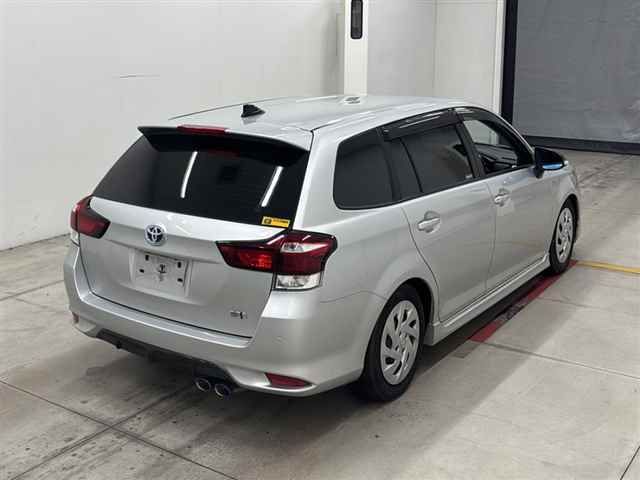 2018 Toyota Corolla Fielder ハイブリッド auction photo 5