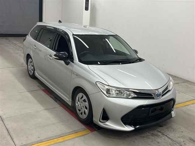 2018 Toyota Corolla Fielder ハイブリッド Japan auction vehicle