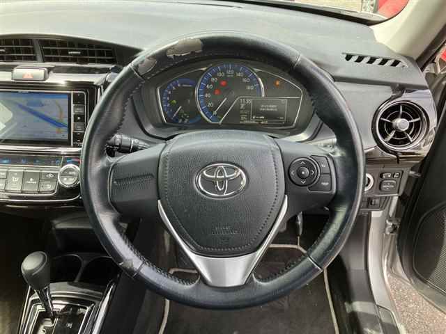 2018 Toyota Corolla Fielder ハイブリッド auction photo 3