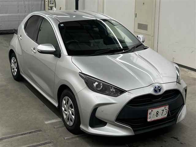 Japan Auction Vehicles 10 2021 Toyota Yaris ハイブリッドX auction photo