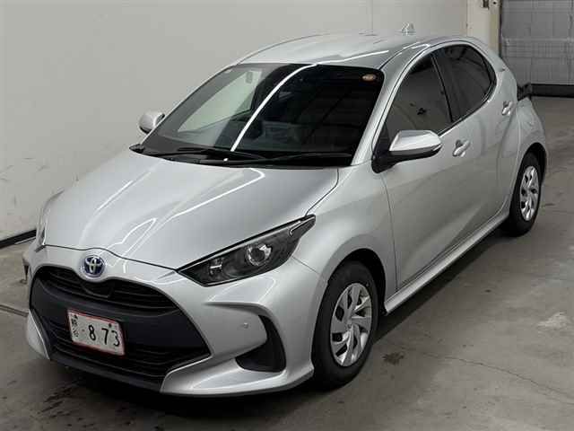 2021 Toyota Yaris ハイブリッドX auction photo 4