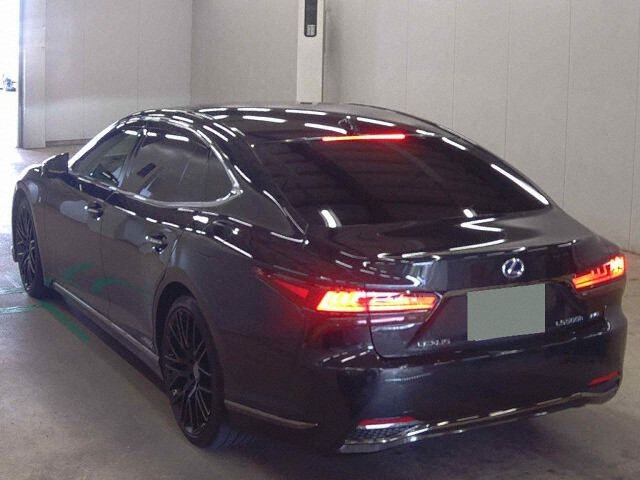 2021 Lexus LS LS500H F Sport 4WD auction photo 2
