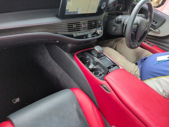 2021 Lexus LS LS500H F Sport 4WD auction photo 3