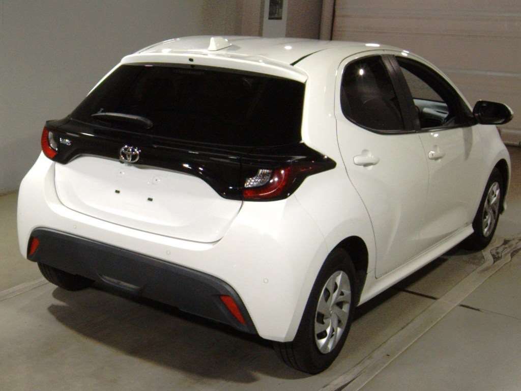 2022 Toyota Yaris X auction photo 2