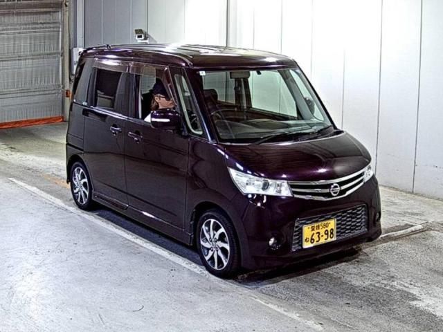 2012 Nissan Roox ハイウェイスター Japan auction vehicle