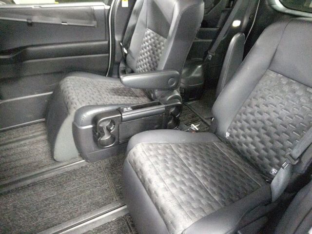 2022 Toyota Voxy S-Z auction photo 6