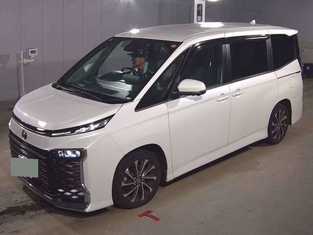 2022 Toyota Voxy S-Z auction photo 4