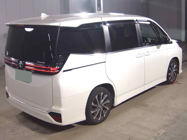 2022 Toyota Voxy S-Z auction photo 5