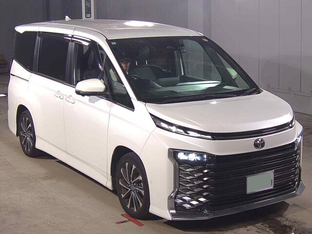 2022 Toyota Voxy S-Z Japan auction vehicle