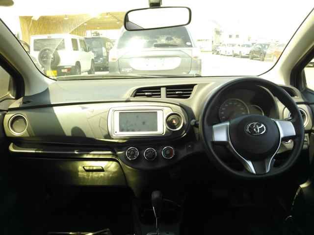 2014 Toyota Vitz Fスマイルエディション auction photo 8