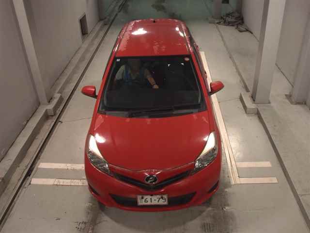 2014 Toyota Vitz Fスマイルエディション auction photo 6