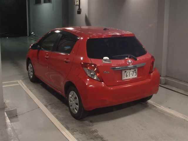2014 Toyota Vitz Fスマイルエディション auction photo 2