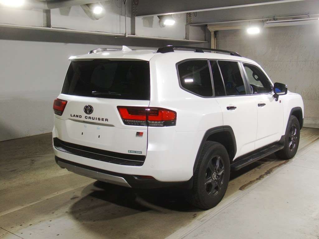 2024 Toyota Land Cruiser GR Sport 4WD auction photo 2