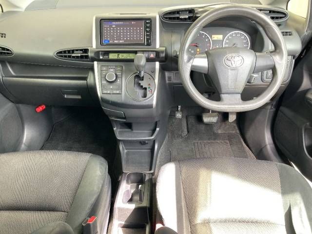 2015 Toyota Wish 1.8X auction photo 4