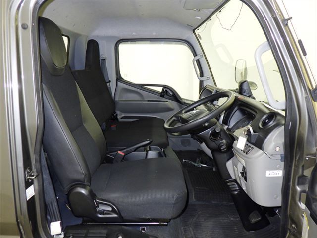 2021 Mitsubishi Fuso Canter With crane auction photo 5