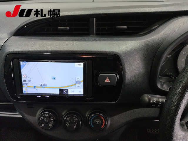 2019 Toyota Vitz 4WD F auction photo 6