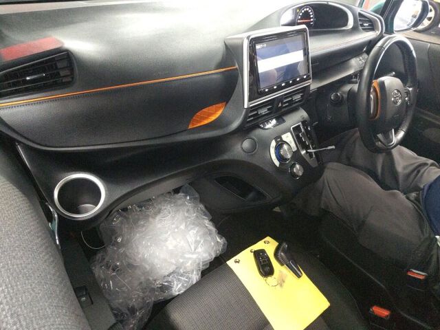 2021 Toyota Sienta Fanbase G auction photo 3