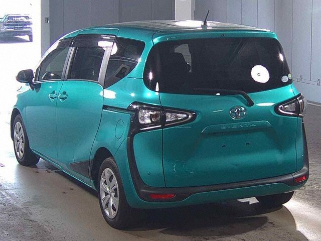 2021 Toyota Sienta Fanbase G auction photo 2