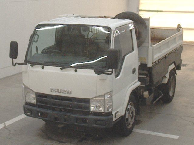 Japan Auction Vehicles 10 2010 Isuzu Elf dump auction photo
