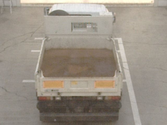 2010 Isuzu Elf dump auction photo 3