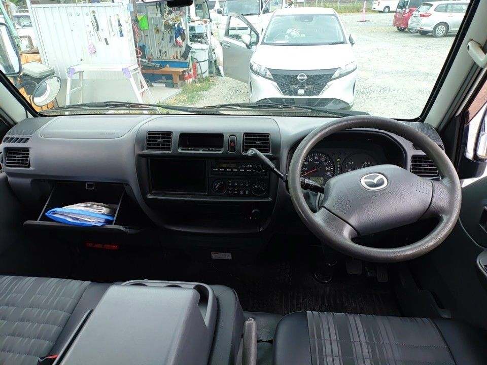 2017 Mazda ボンゴ auction photo 3