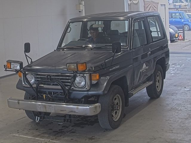 Japan Auction Vehicles 16 1991 Toyota Land Cruiser 4WD LX auction photo