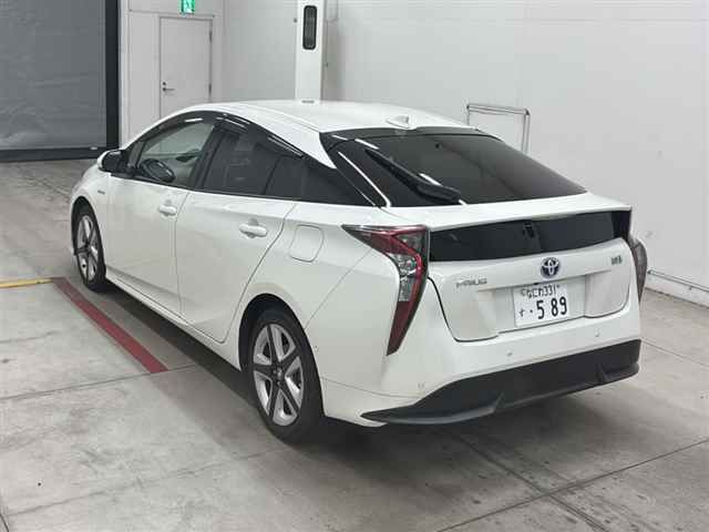 2018 Toyota Prius A Touring Selection auction photo 2