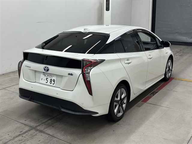 2018 Toyota Prius Aツーリングセレクション auction photo 5