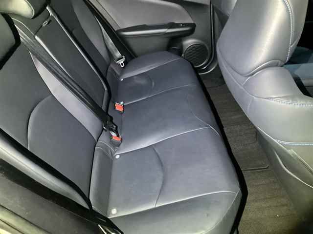 2018 Toyota Prius Aツーリングセレクション auction photo 8