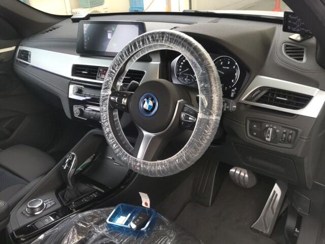 2021 BMW X1 XDR18DM Sjoy+ 4WD auction photo 3