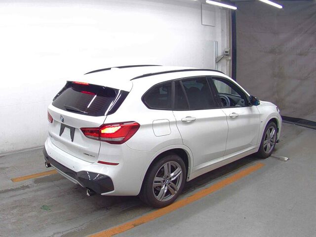 2021 BMW X1 XDR18DM Sjoy+ 4WD auction photo 5