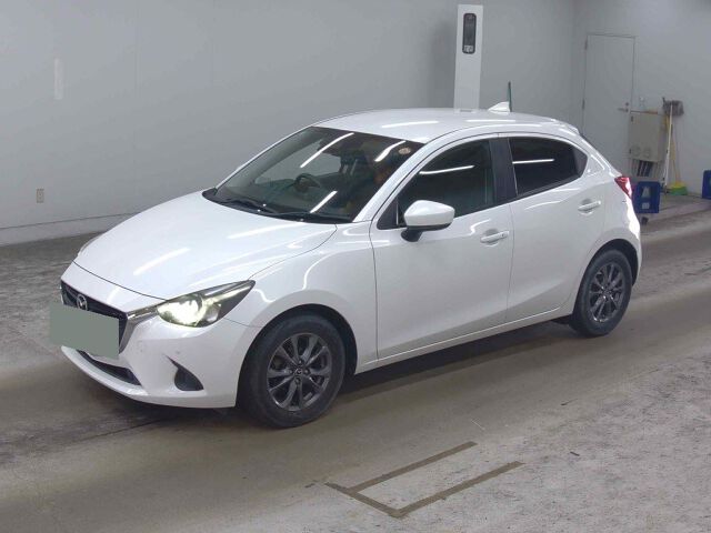 2018 Mazda Demio 13S Touring auction photo 4