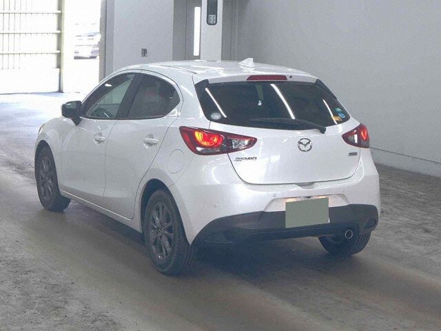2018 Mazda Demio 13S Touring auction photo 2