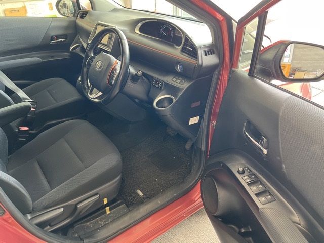 2017 Toyota Sienta G auction photo 4