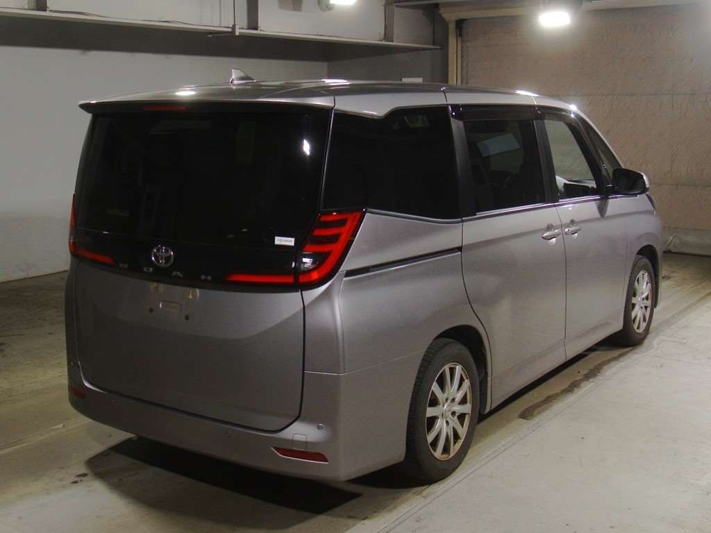 2022 Toyota Noah X auction photo 2