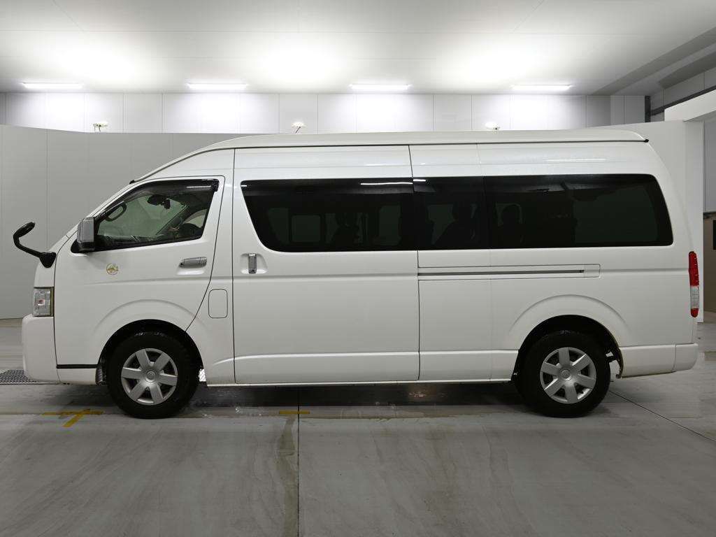 2021 Toyota Hiace グランドキャビン auction photo 4