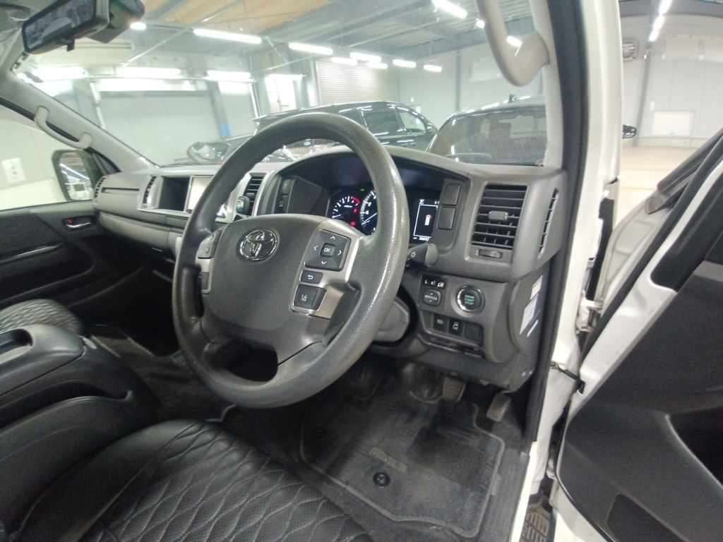 2021 Toyota Hiace グランドキャビン auction photo 9