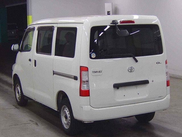 2021 Toyota TownAce Van GL auction photo 2